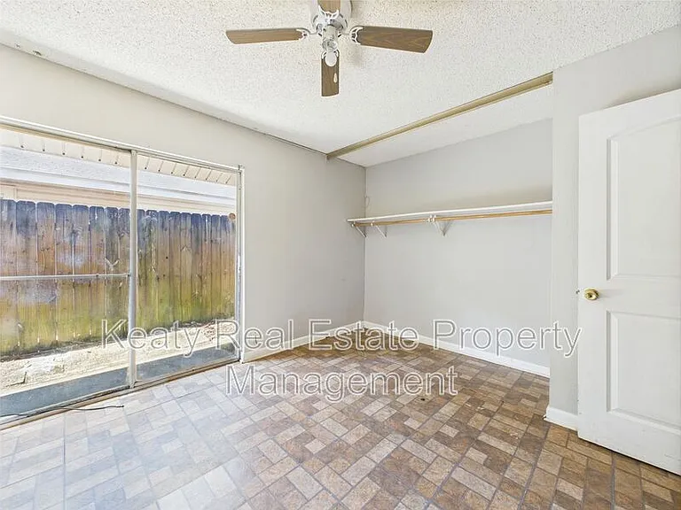 513 Fox Run Ave #1 — Photo 17