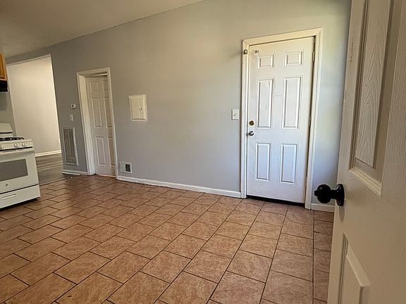 5th image of 50 Franklin St #A