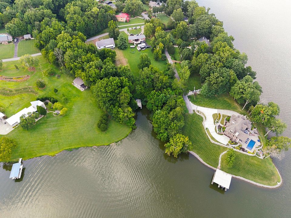 1st image of 322 Winding Way