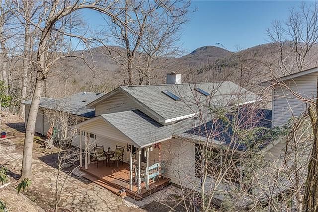 1st image of 572 Fair Hollow Ln