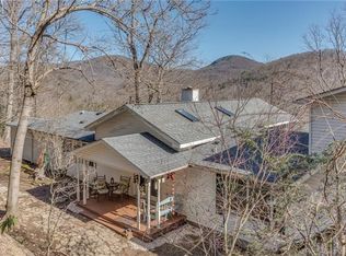 572 Fair Hollow Ln, Hendersonville, NC 28792