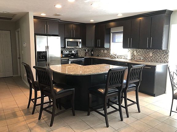2nd image of 465 E Dakota Ct