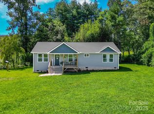 458 Summer Rd, Hendersonville, NC 28792