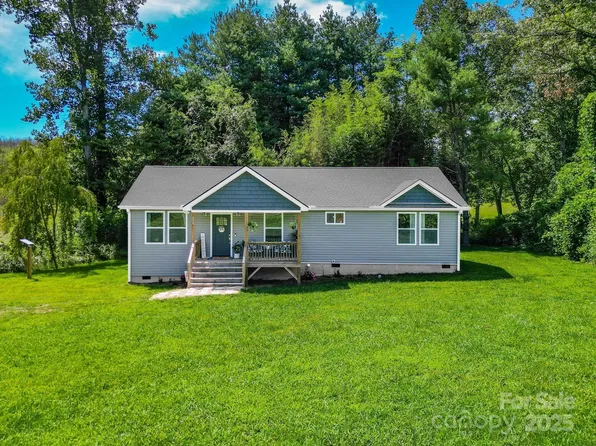 458 Summer Rd, Hendersonville, NC 28792