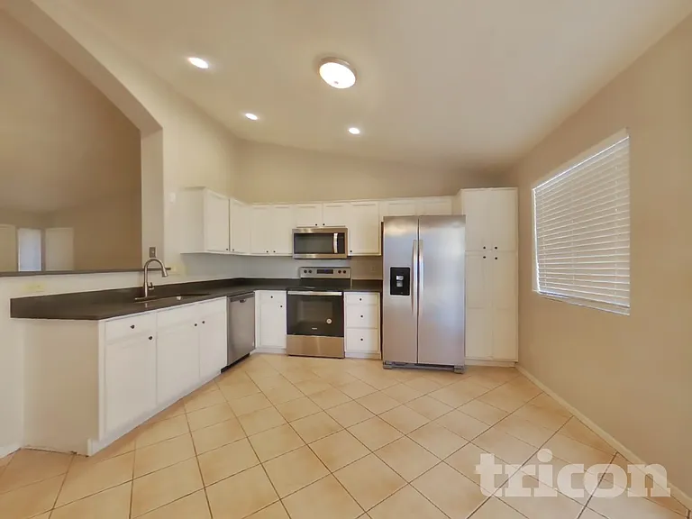 3732 W Firehawk Dr — Photo 4