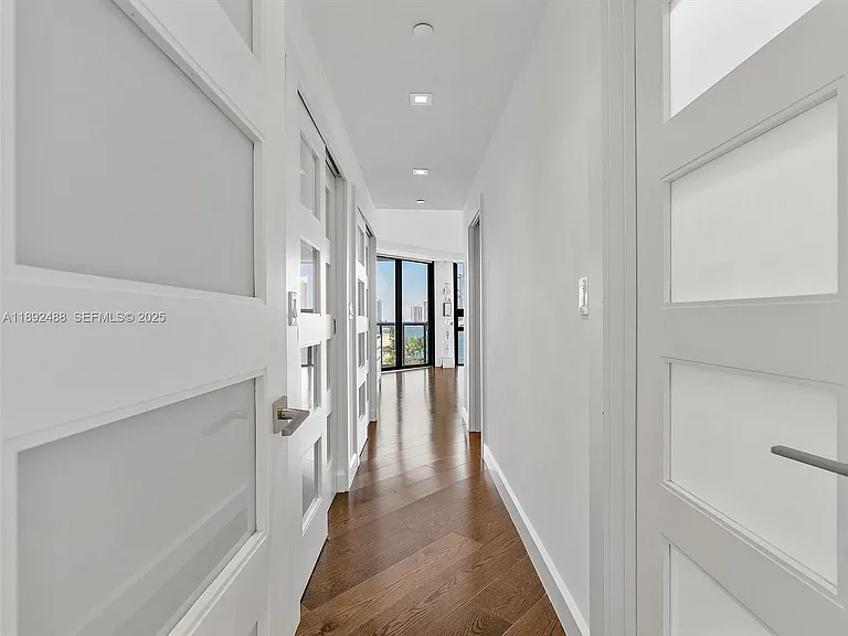 4000 Island Blvd #606 — Photo 11