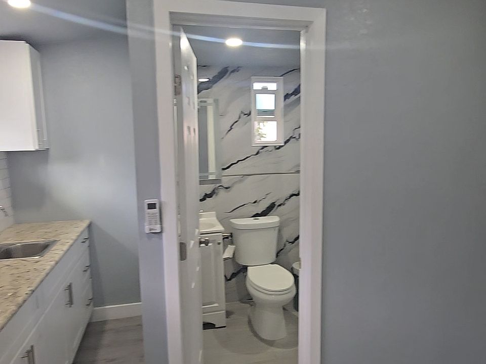 2nd image of 1110 Spruce St
