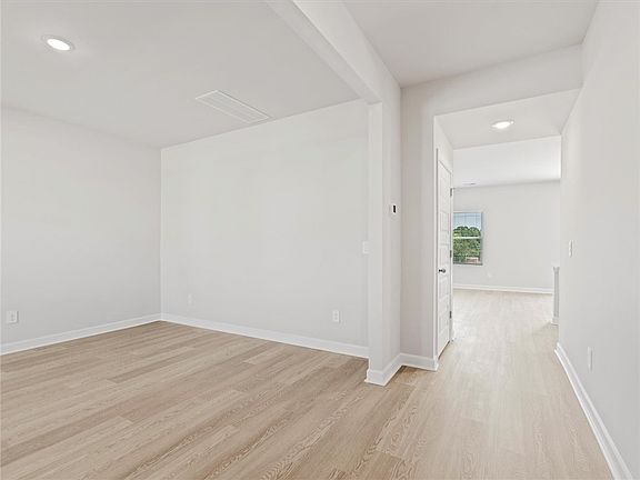 3rd image of 495 Harben Dr