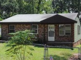 1021 Augusta Dr, Fayetteville, NC 28305