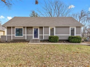 420 S Cardinal Dr, Olathe, KS 66062