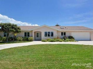 612 Hampshire Ln, Holmes Beach, FL 34217