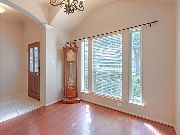 2nd image of 2509 Avalon Lake Ln