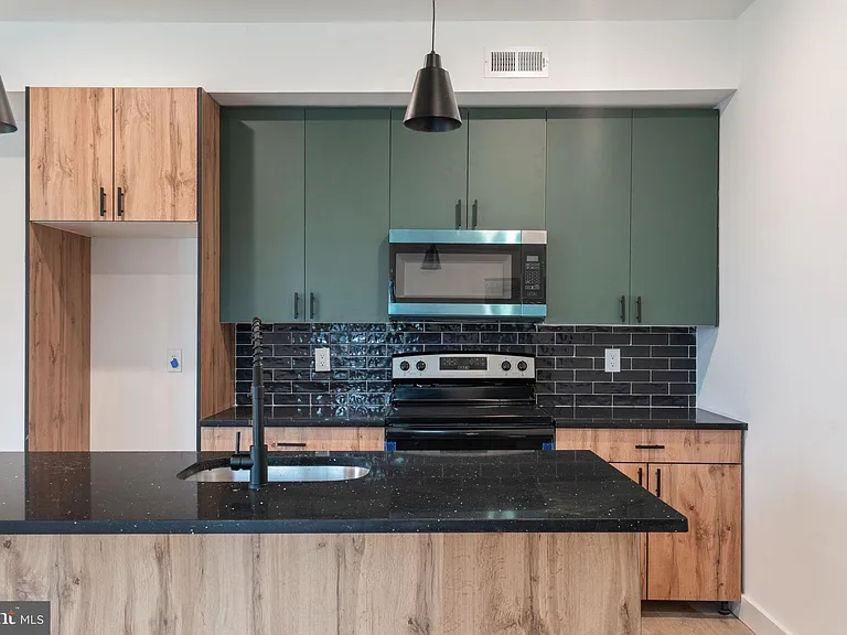 4181 Mantua Ave #6 — Photo 3