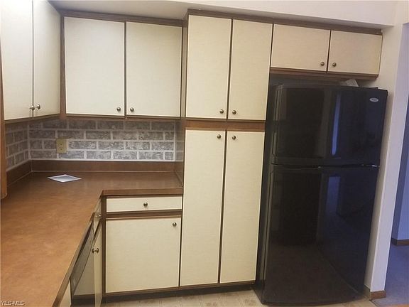 4th image of 6235-1 Woodbine St