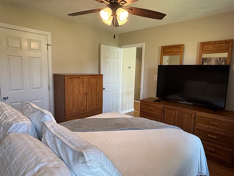 468 Derby Ln — Photo 24