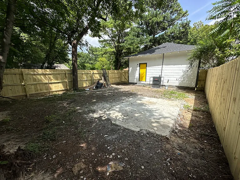 939 Seattle St — Photo 18