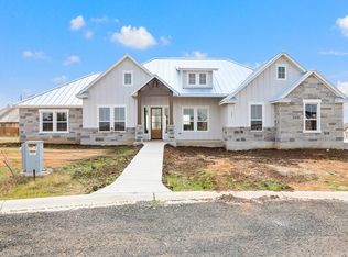 605 Gibson Ct, Fredericksburg, TX 78624
