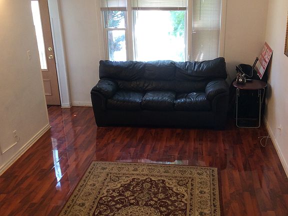 Living Room (2)