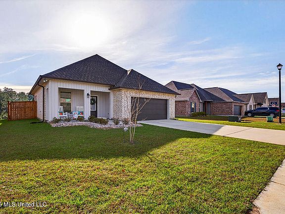 3rd image of 15382 High Point Dr