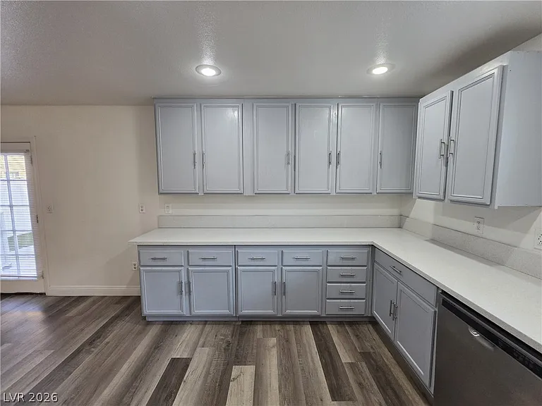 4355 Holden St — Photo 8