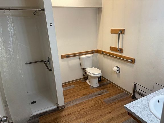 3rd image of 275-295 Greenwood St #277