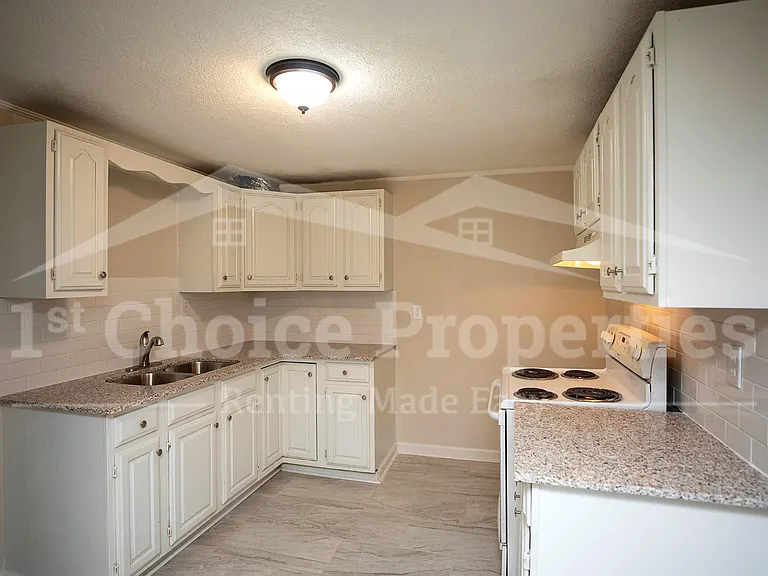 1133 7th Ave — Photo 8