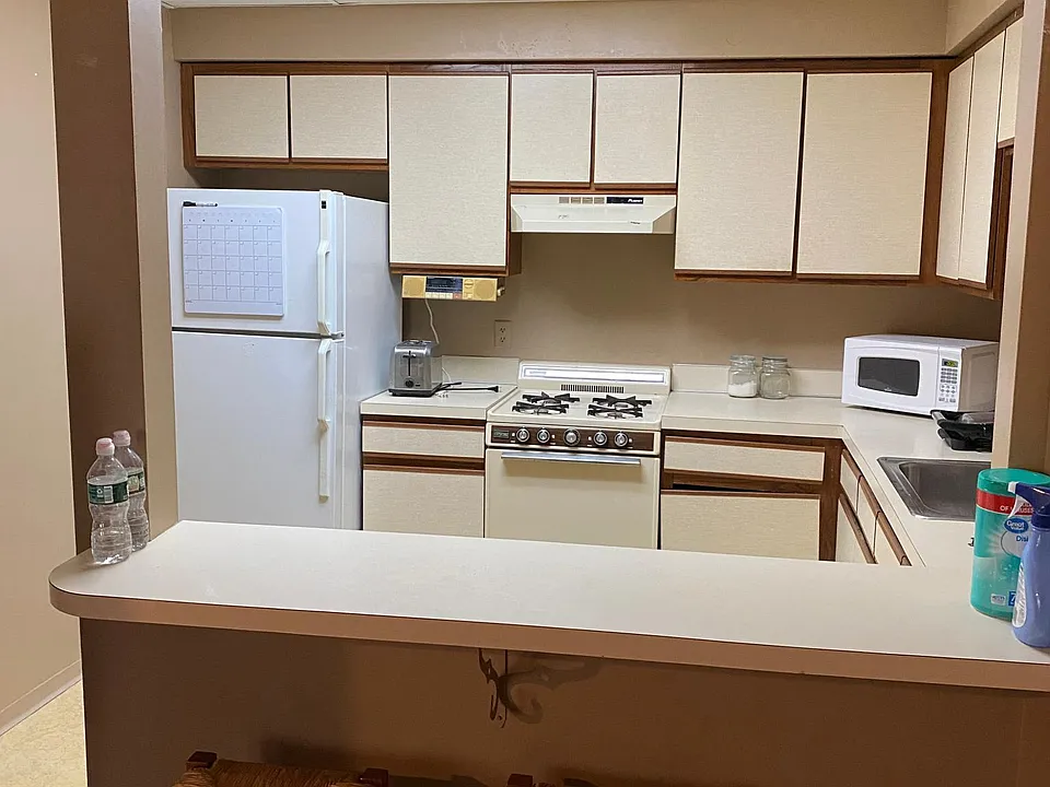 35 Crocker Ave #2