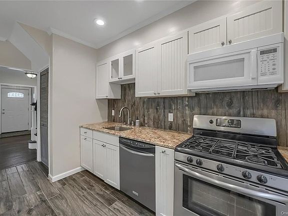 4th image of 6 Hunt Ave