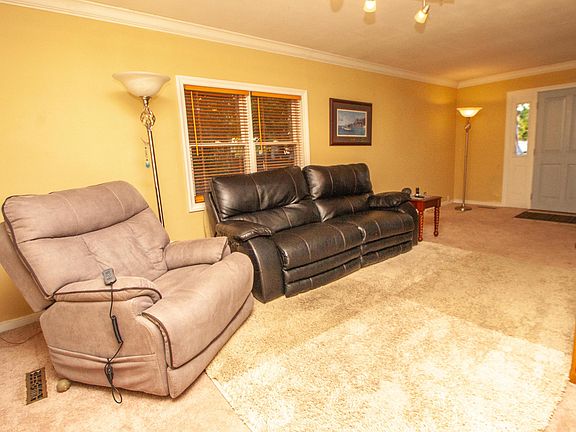 3rd image of 6535 Perry Pike