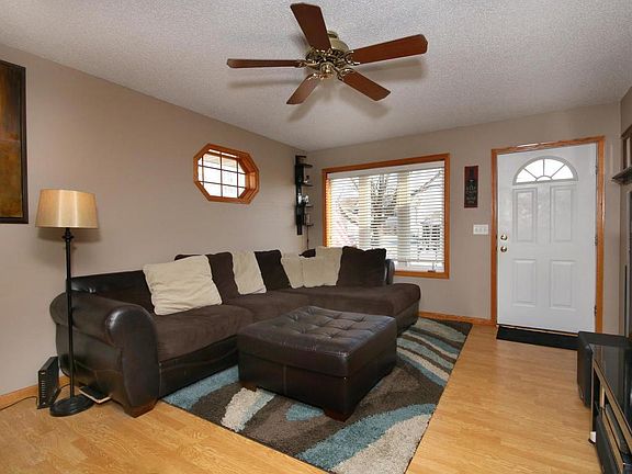 5th image of 402 Lady Slipper Ave NE
