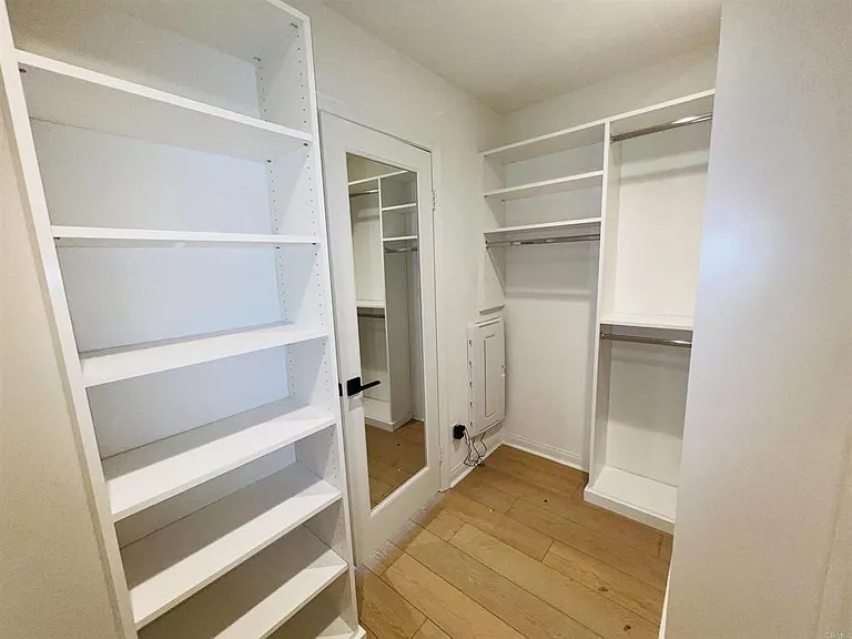 530 Longmeadow St — Photo 30