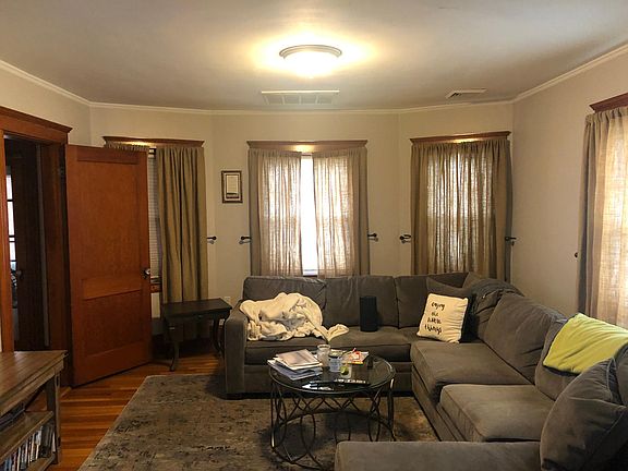 5th image of 1-449 Pleasant St #1