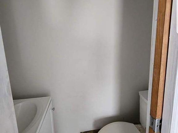4th image of 33 Bushnell Ave #B