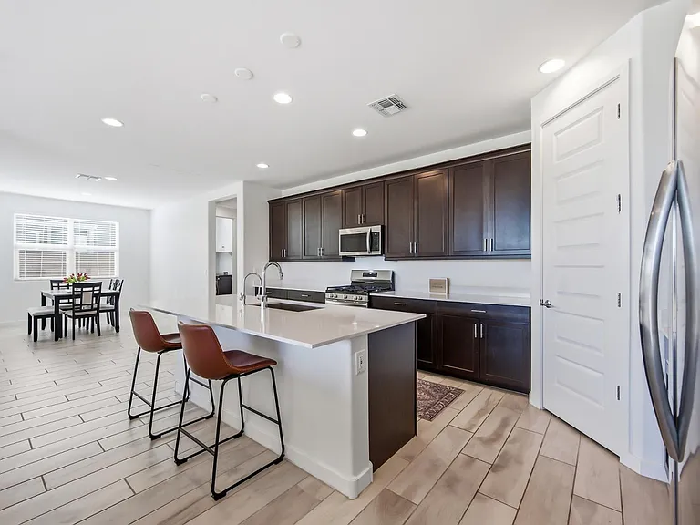 2053 W Sienna Bouquet Pl — Photo 8