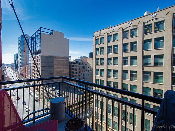 5th image of 547 S Clark St APT 801