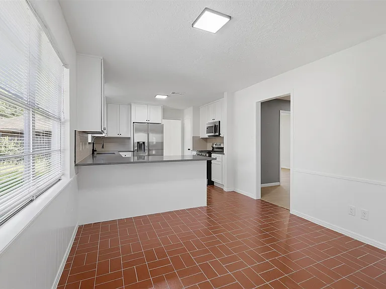 3930 Cypress Hill Dr — Photo 15