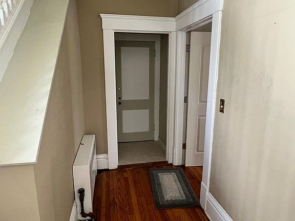 2nd image of 610 Seymour Ave #1