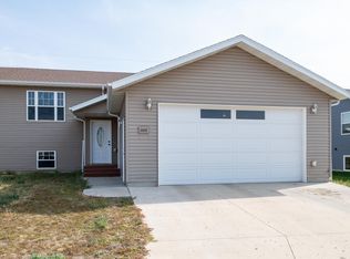 3055 McCurry Way, Lincoln, ND 58504