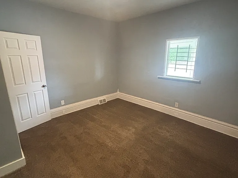 548 Vernon Odom Blvd — Photo 6