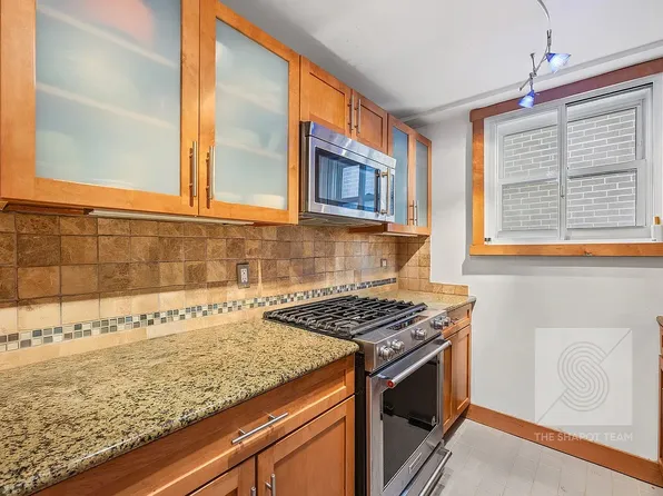 345 East 56th Street image 13 of 16