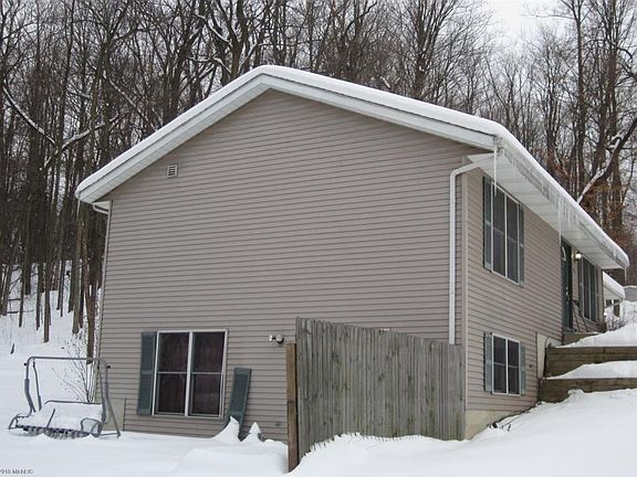 3rd image of 1313 Orchard Ave