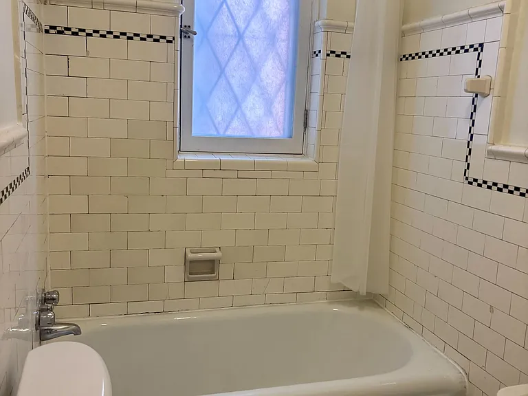 216 Metcalfe St #18 — Photo 7