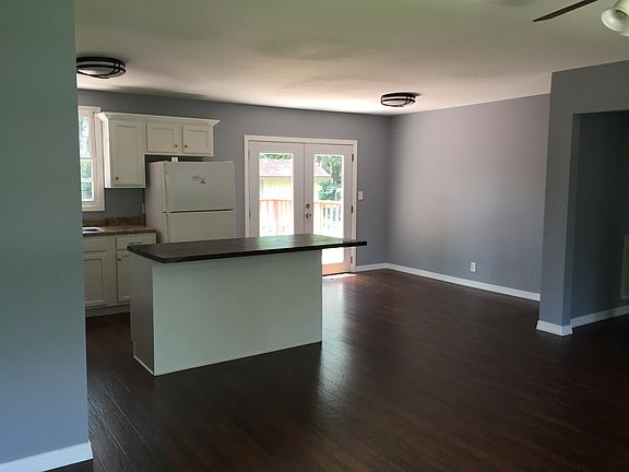 4th image of 1806 Eagle St