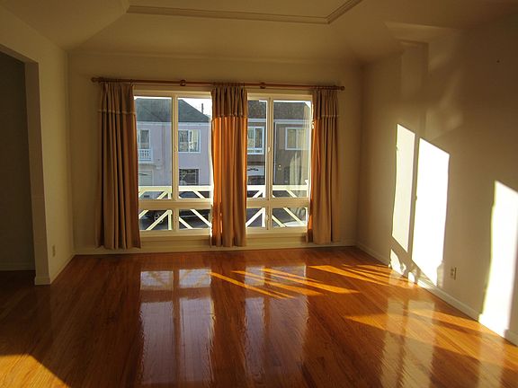 3rd image of 12 Middlefield Dr