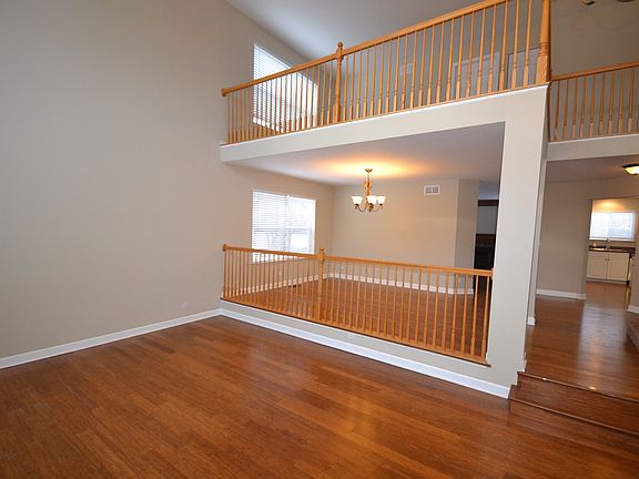 3rd image of 208 Lexington Ct