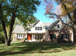 5 Oak Bend Dr, Saint Louis, MO 63124