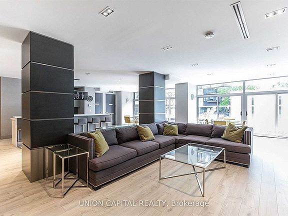 4th image of 399 Adelaide St W #601