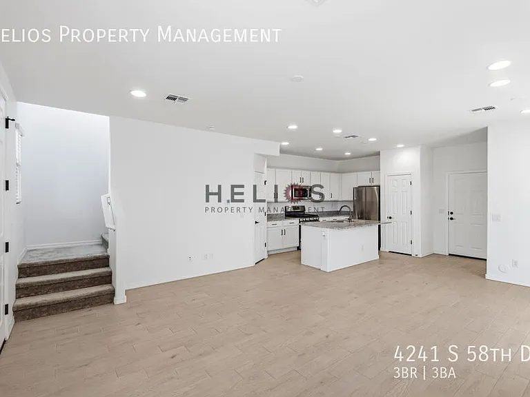 4241 S 58th Dr — Photo 4