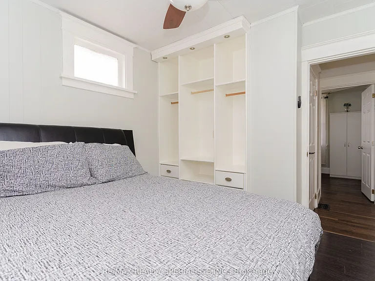 4397 Homewood Ave — Photo 17