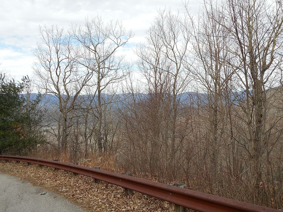 2nd image of 565 Mountainside Dr